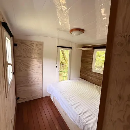 Bateau Avec Jacuzzi Aux Portes De *