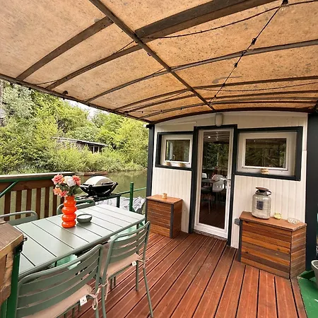 Botel Bateau Avec Jacuzzi Aux Portes De *